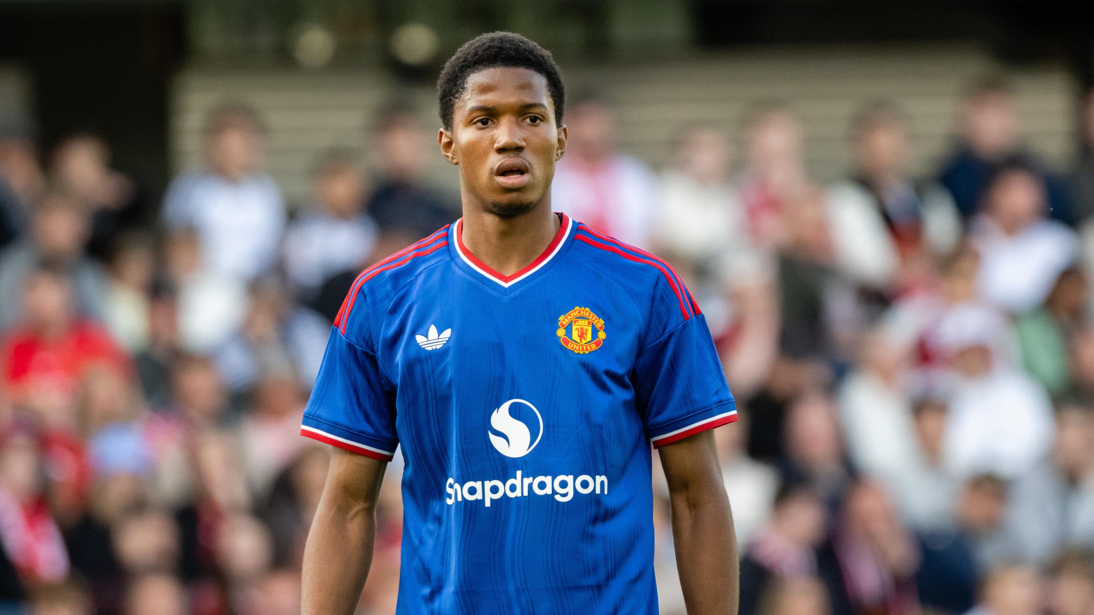 Chido Obi playing for Manchester United