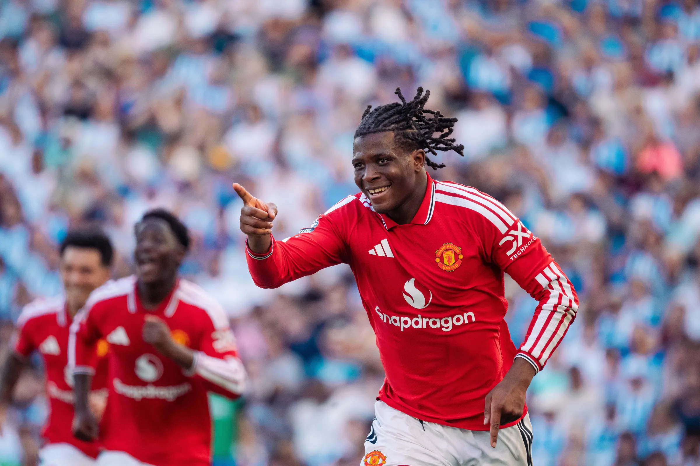 Carrick Backs Patrick Dorgu to Solve Manchester United Left-Back Shortage