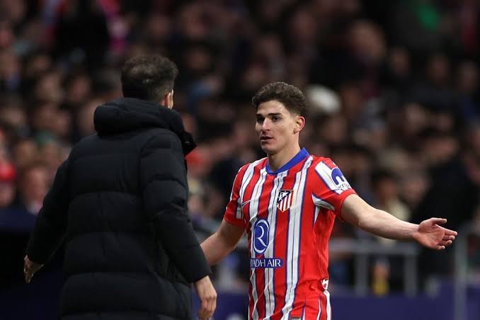 Diego Simeone Dismisses Julian Alvarez Transfer Questions Amid Arsenal and Barcelona Links