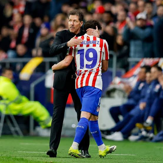 Diego Simeone Dismisses Julian Alvarez Transfer Questions Amid Arsenal and Barcelona Links